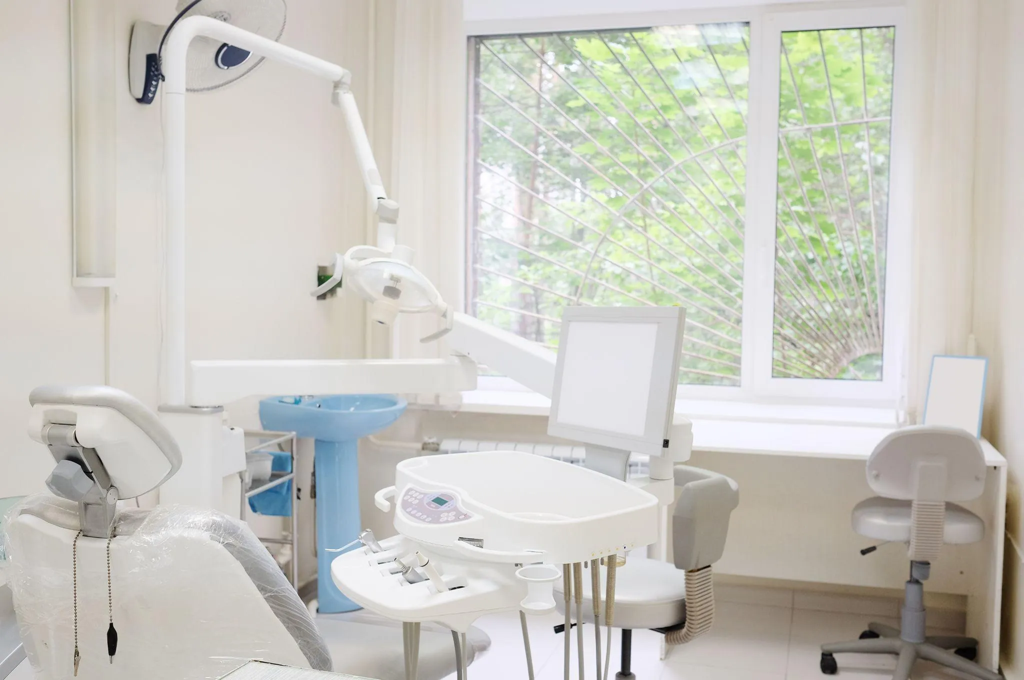 セラミック治療とは